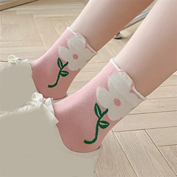 1 Çift Kadın Çorap Japon Kore Tarzı Karikatür Çiçek Şeker Renk Harajuku Kawaii Orta Tüp Çorap Nefes Rahat Kısa Çorap