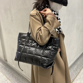2022 Moda Büyük Kapasiteli Rahat Yumuşak pamuklu omuz çantası Sıcak Hit Kış Tasarımcı Yastıklı Kadın Çanta Kapitone Ekose Tote