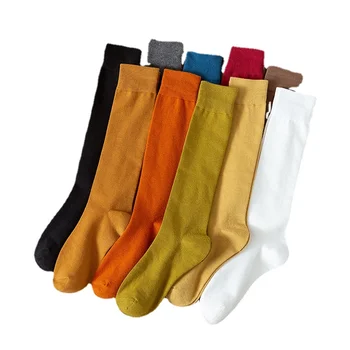 Diz Çorap Sonbahar Yeni Düz Renk Japon Kolej Tarzı Siyah beyaz çoraplar Çok Yönlü Buzağı Çorap Kazık Çorap Kadın Çorap