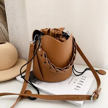 Kadın omuz çantaları Deri Kova Crossbody Çanta Lüks tasarımcı çantaları Moda Trendi Bayanlar Casual Tote postacı çantası