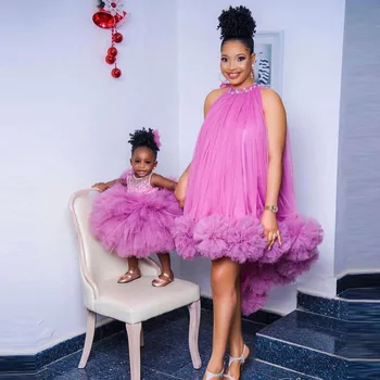 Sıcak Pembe Kabarık Tül Elbiseler Parti Fotoğraf Çekimi resmi giysi Yüksek Düşük Anne ve Çocuk Resmi Elbise Doğum Günü Törenlerinde Custom Made