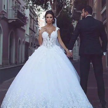 Çarpıcı Suudi Afrika düğün elbisesi 2020 V Boyun Dantel 3D Çiçek Boncuklu Balo cüppe şeklinde gelinlik elbiseler de mariée